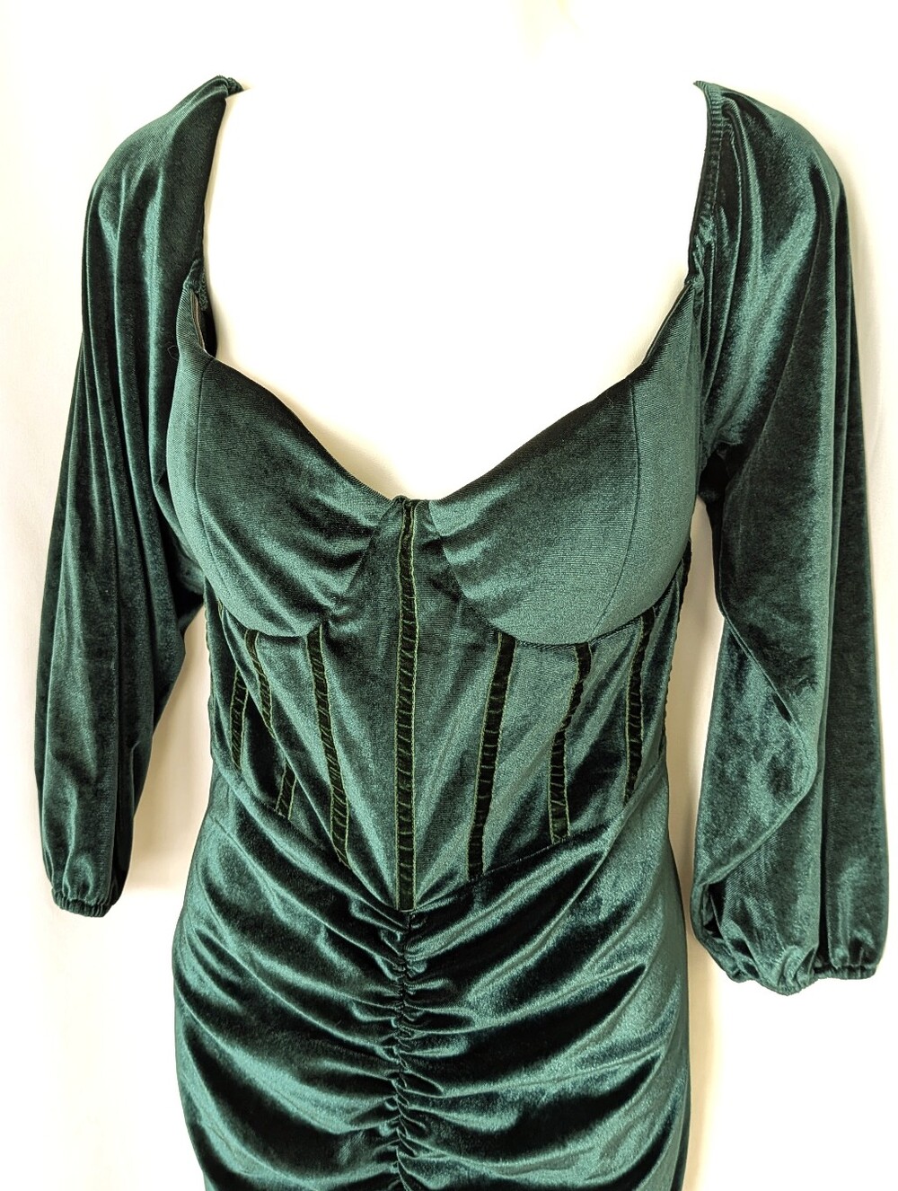 Giffniseti Emerald Green Velvet Dress - Picture 3 of 10
